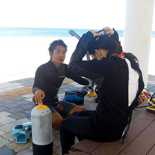 �_�C�r���O��ނ̐����ׂ̈ɐ����}�X�N�������w�����Ă���ʐ^