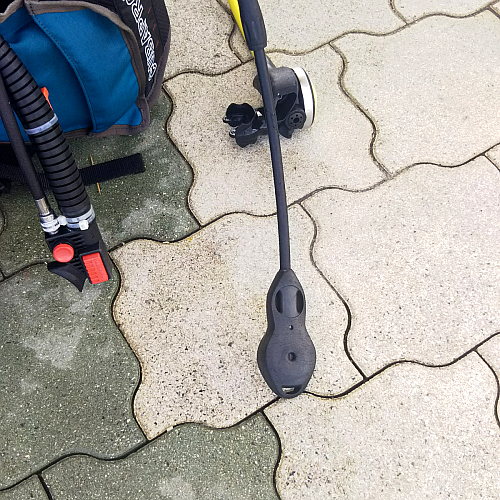 �V�����_�[�̃o���u���J����O�ɁA�c���v�����Ɍ���������̎ʐ^