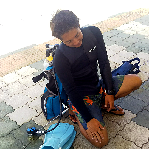 ���M�����[�^�[���J�o���[�ŁA�E��ŉE�Ђ�����G���Ă������Ƃ�������Ă���ʐ^