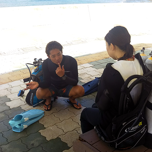 ���M�����[�^�[���J�o���[�̓���̊ԁA�����~�߂Ȃ����Ƃ�������Ă���ʐ^