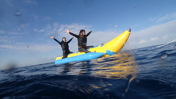 宜野湾周辺でのバナナボートの様子