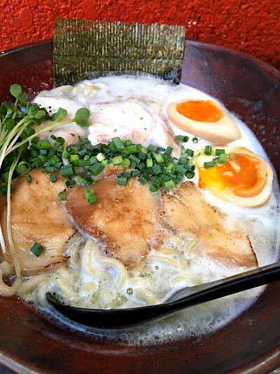 ���[����